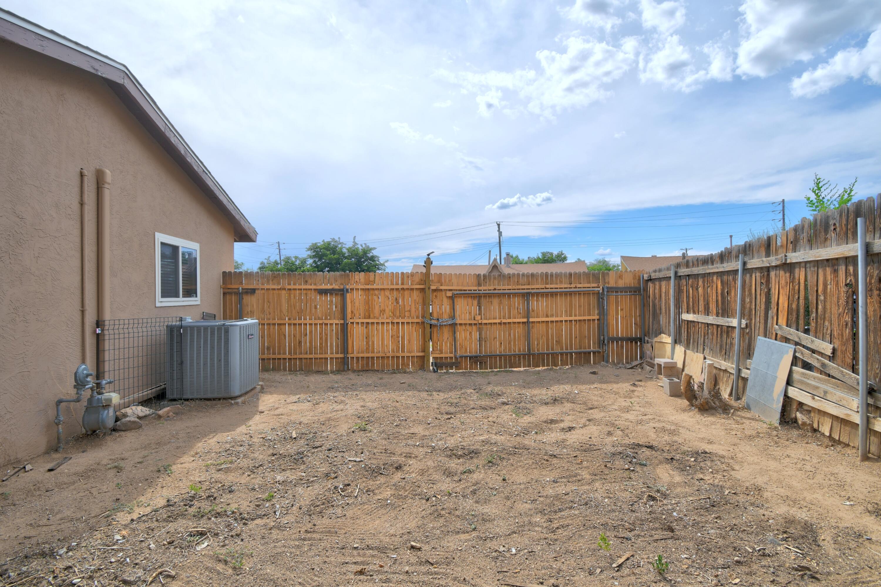 1020 BETTS Street NE