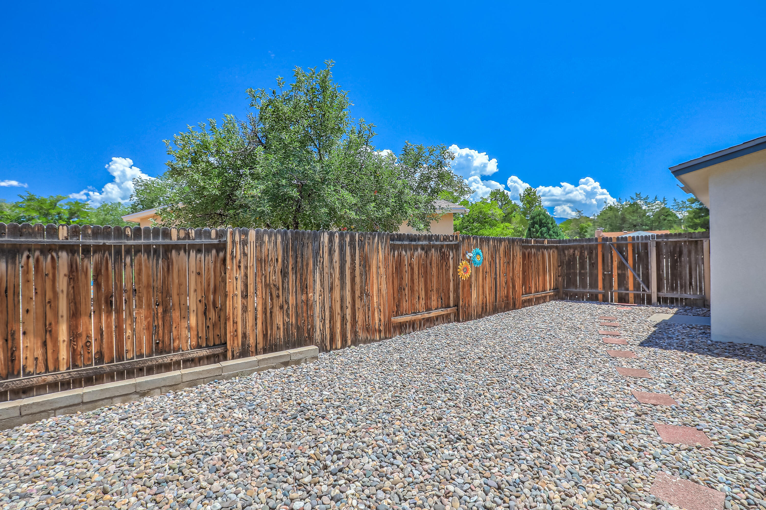 7215 LOMA DEL NORTE Road NE