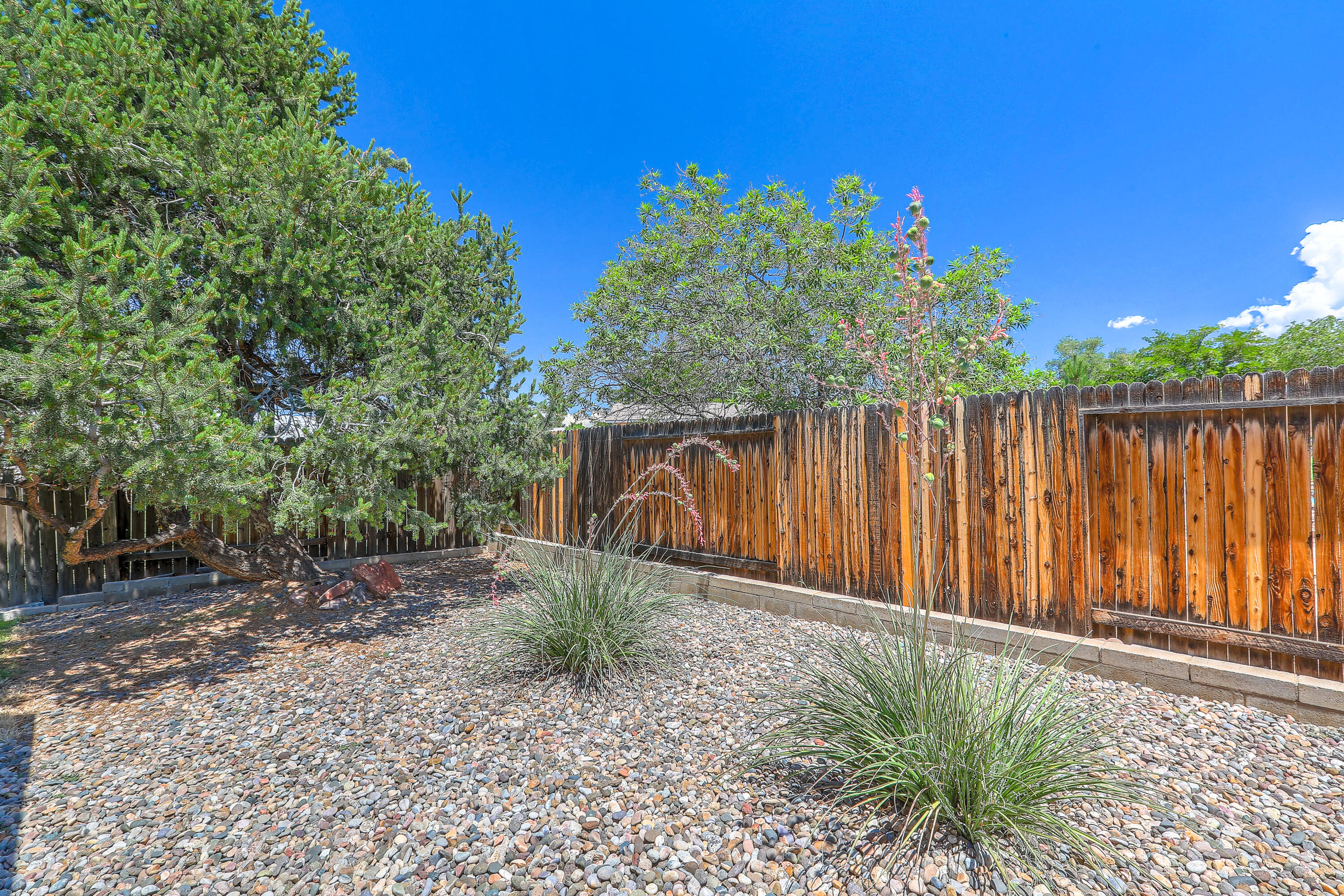 7215 LOMA DEL NORTE Road NE