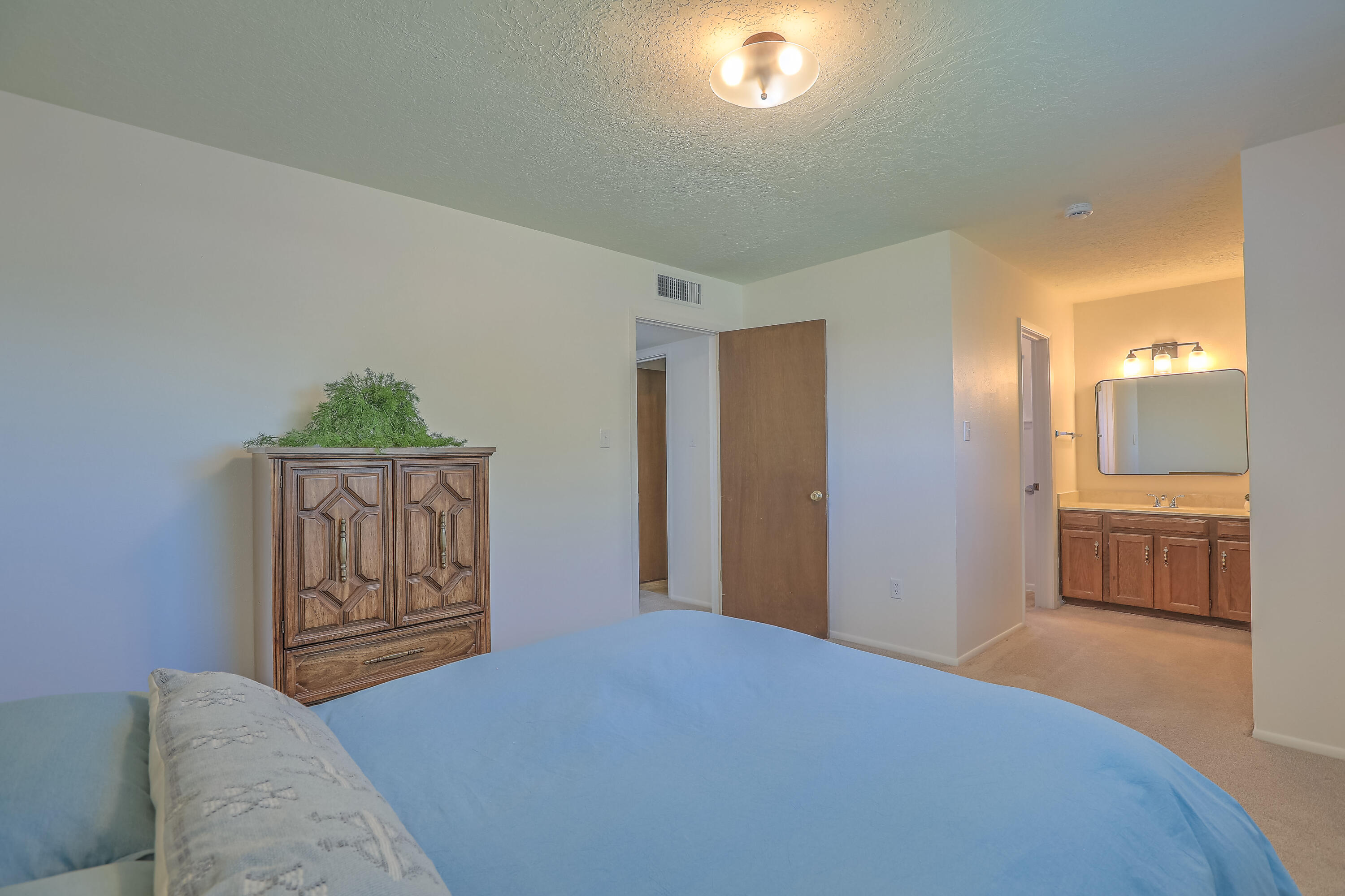 7215 LOMA DEL NORTE Road NE