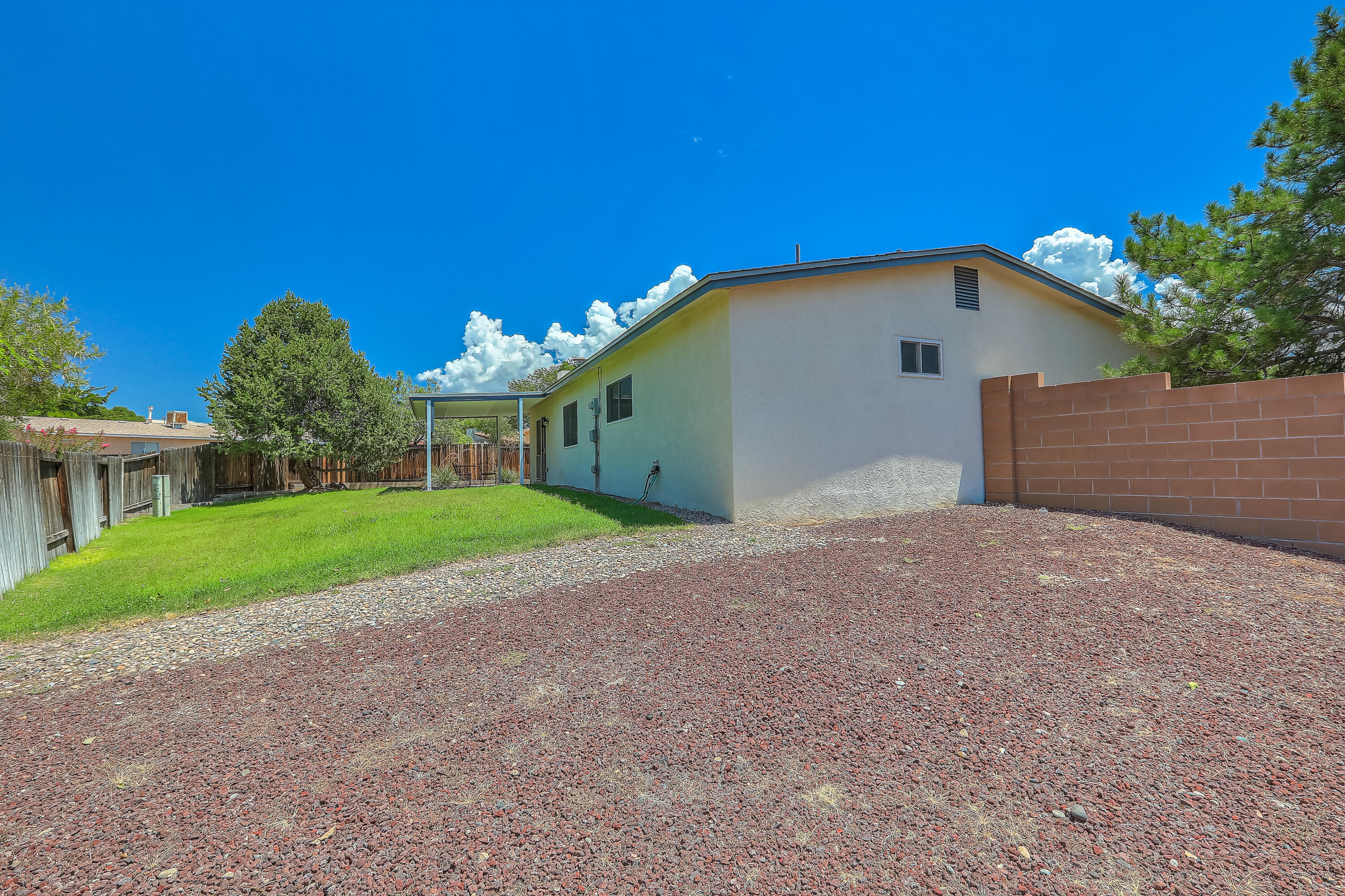 7215 LOMA DEL NORTE Road NE