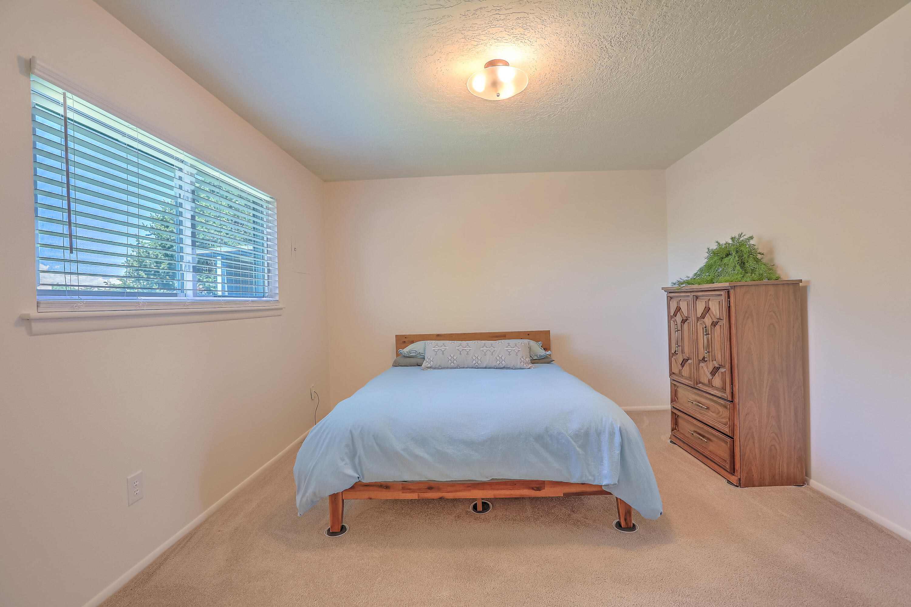 7215 LOMA DEL NORTE Road NE