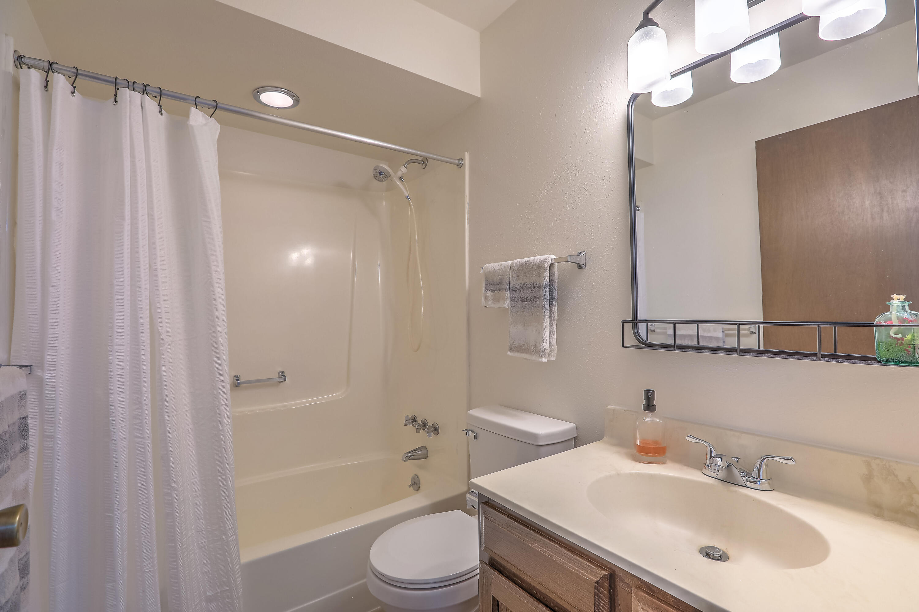 7215 LOMA DEL NORTE Road NE