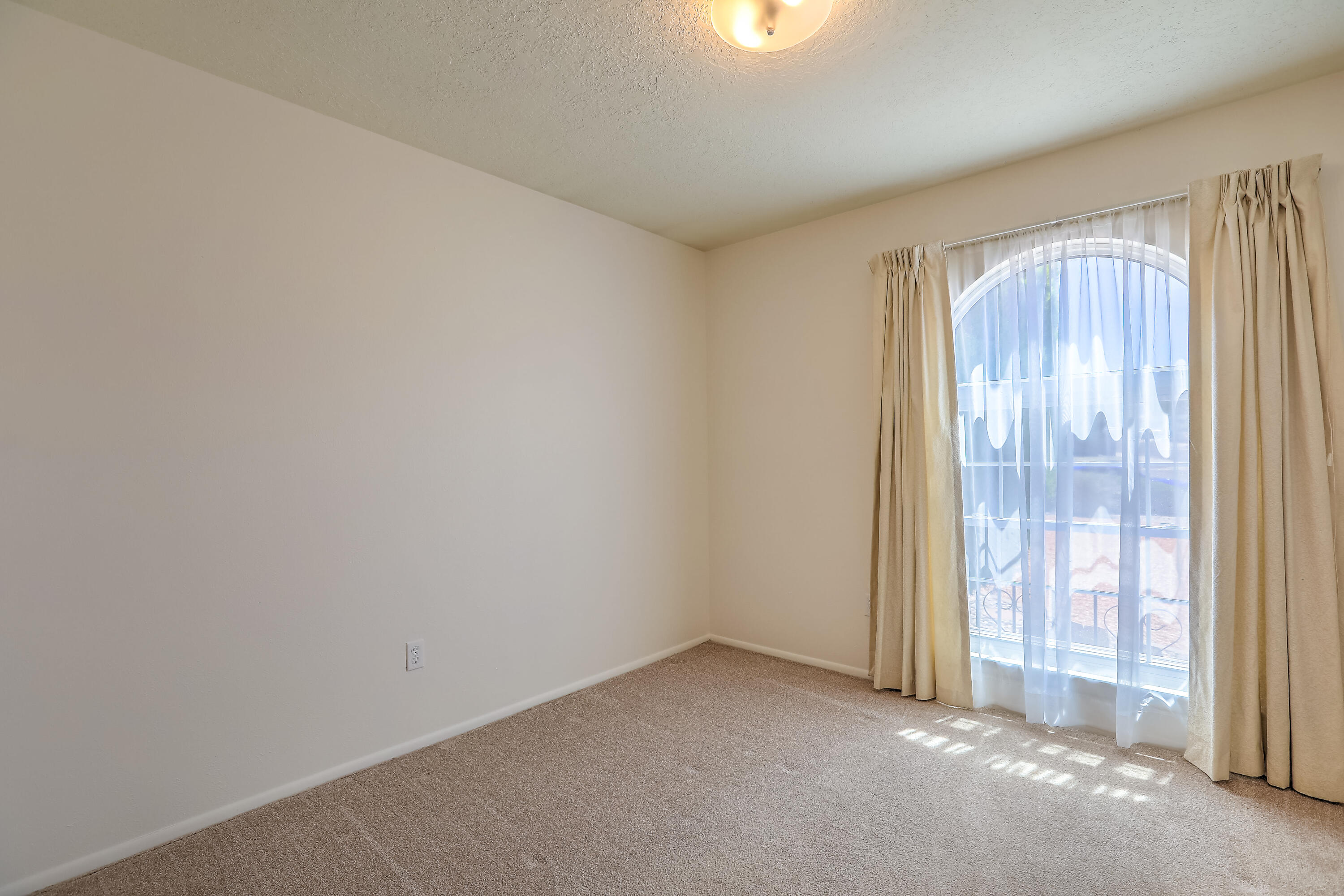 7215 LOMA DEL NORTE Road NE