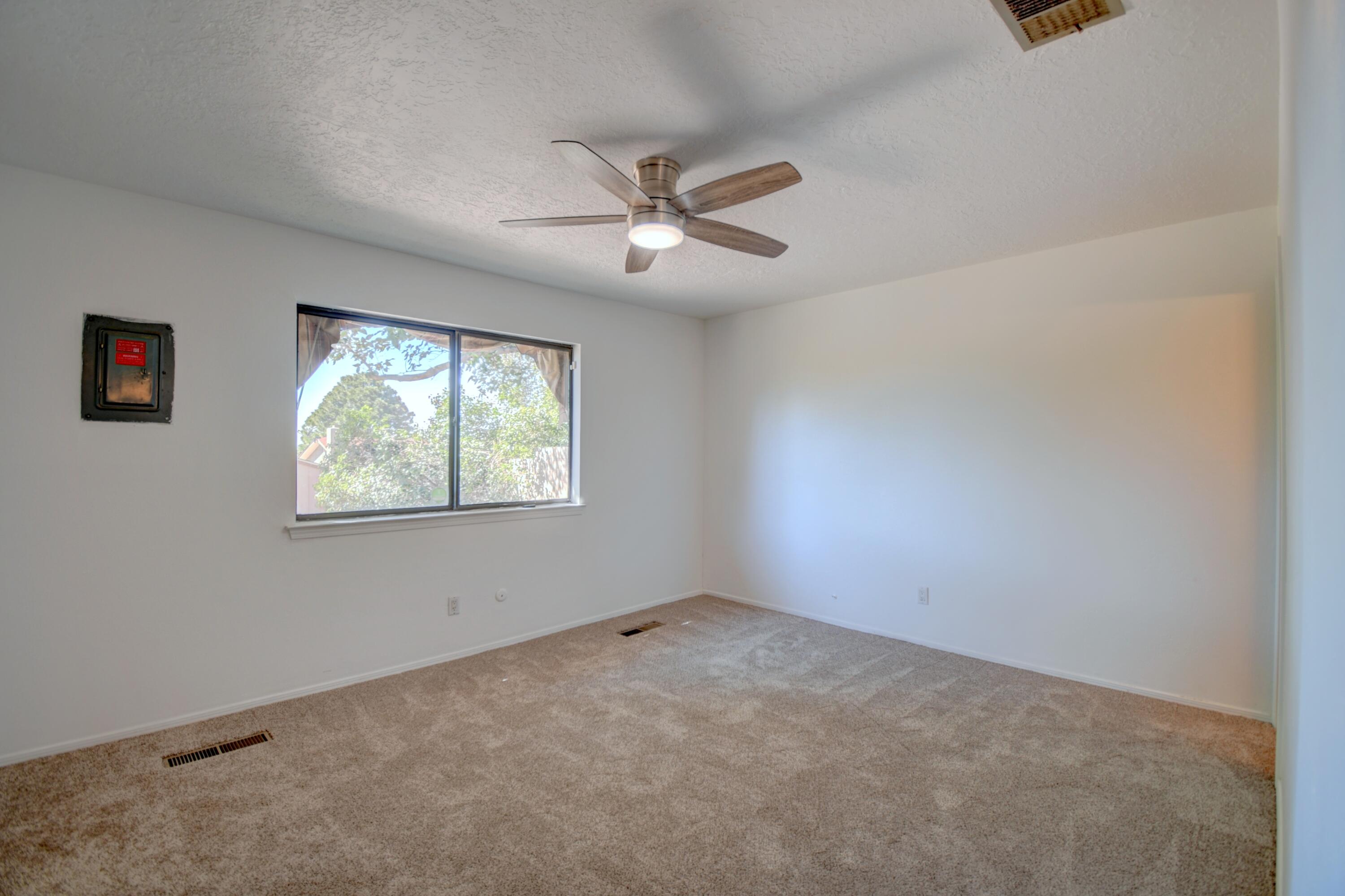 1221 PARSONS Street NE