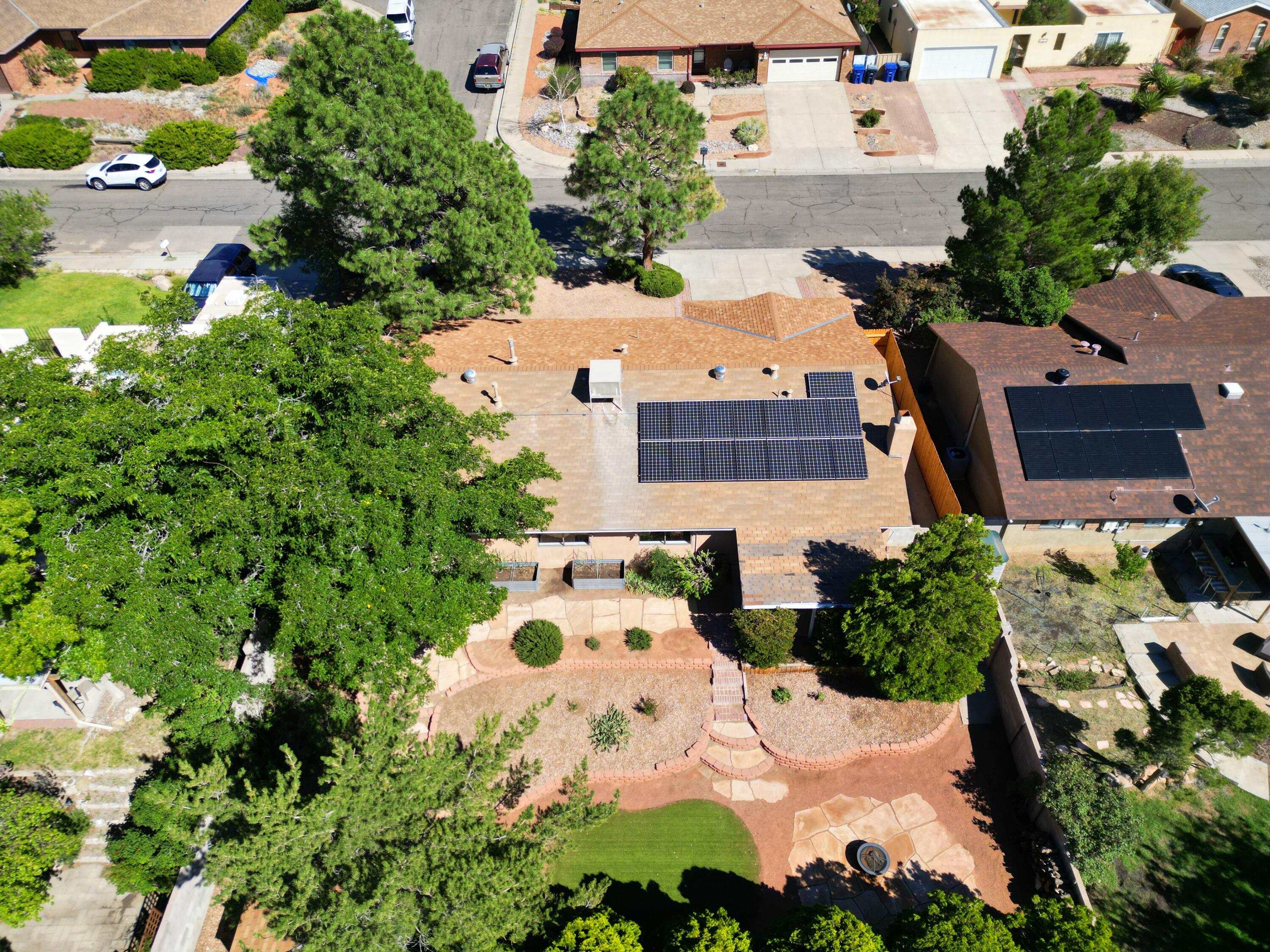 1221 PARSONS Street NE