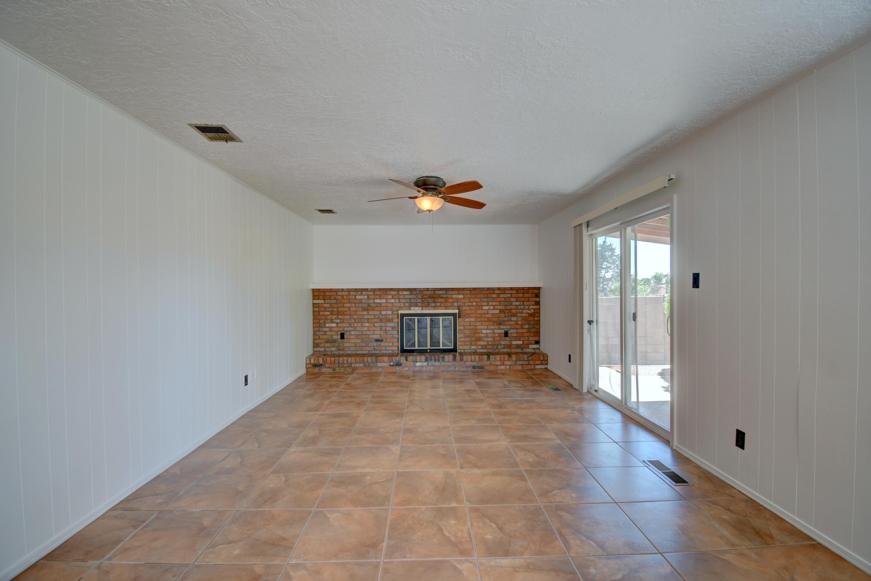 1221 PARSONS Street NE