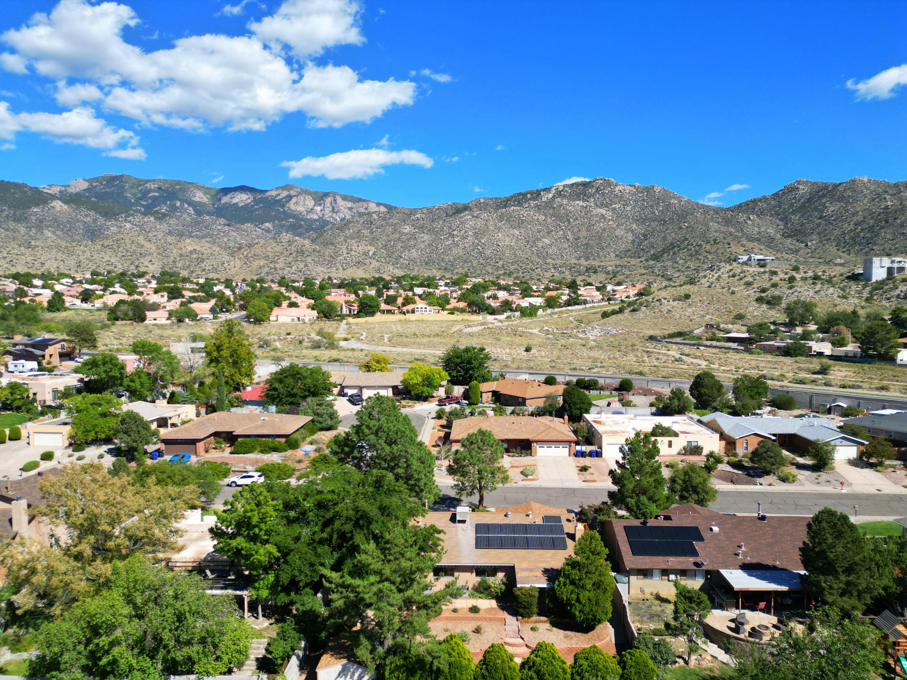 1221 PARSONS Street NE