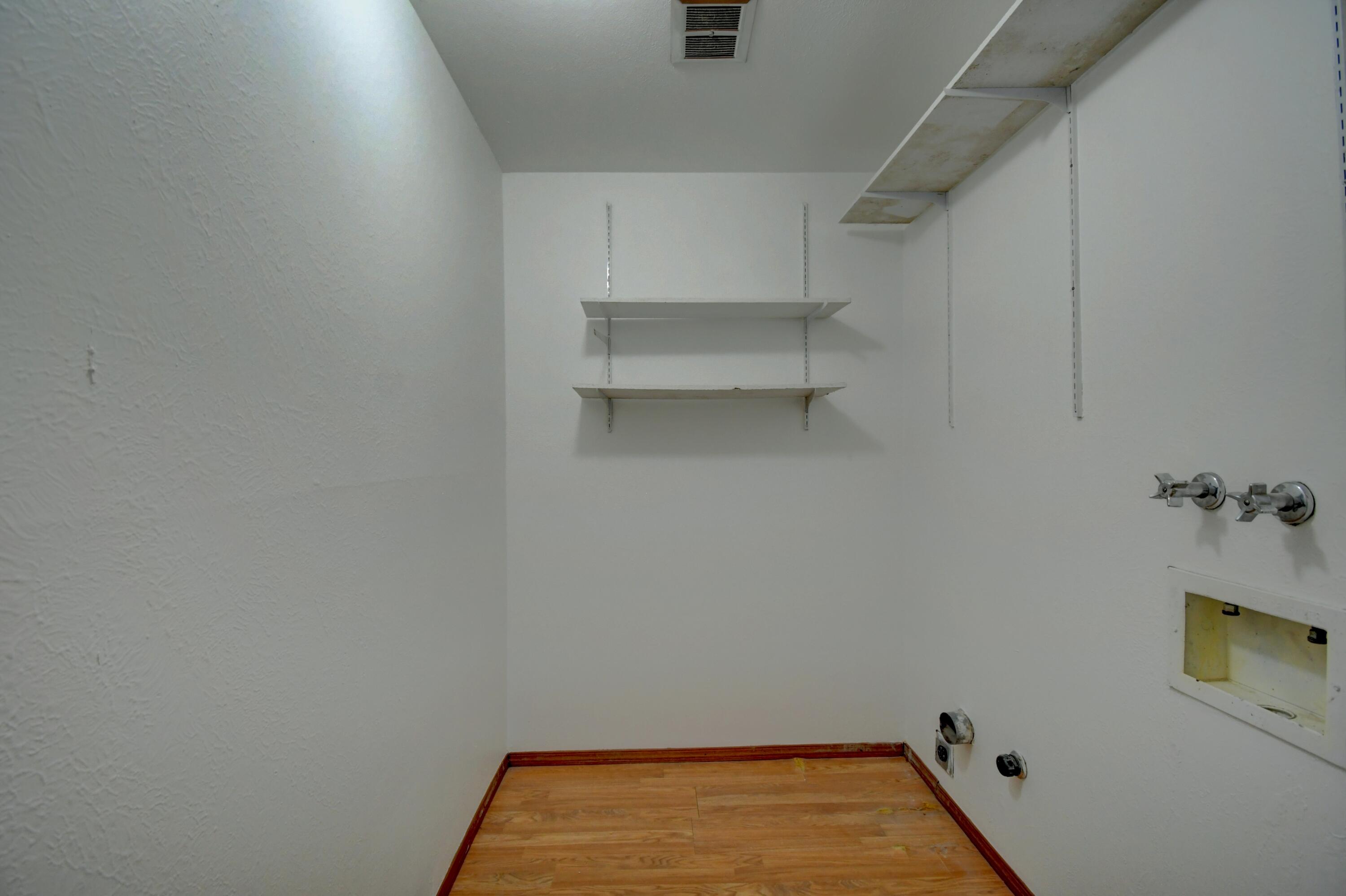 1221 PARSONS Street NE