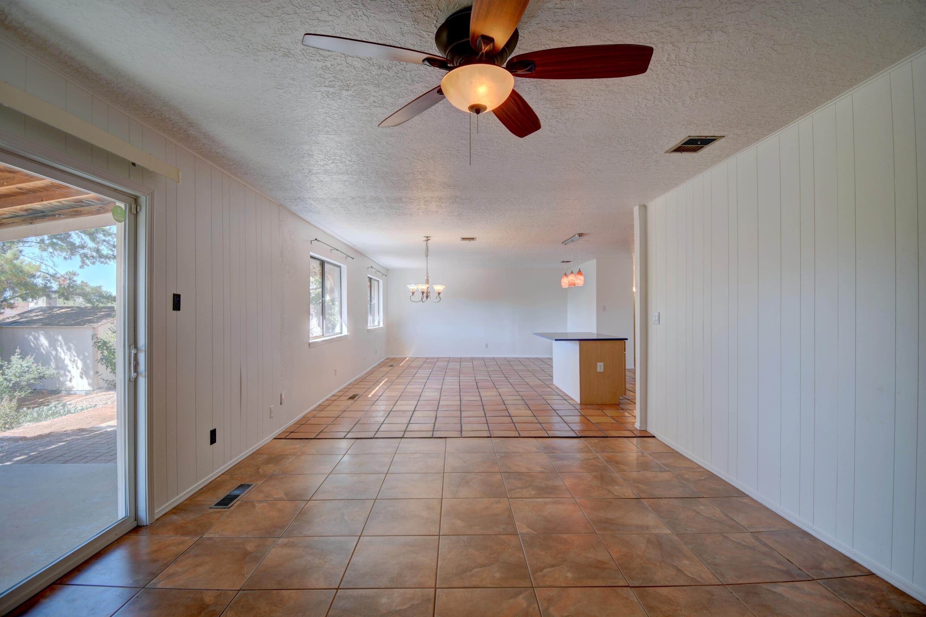 1221 PARSONS Street NE