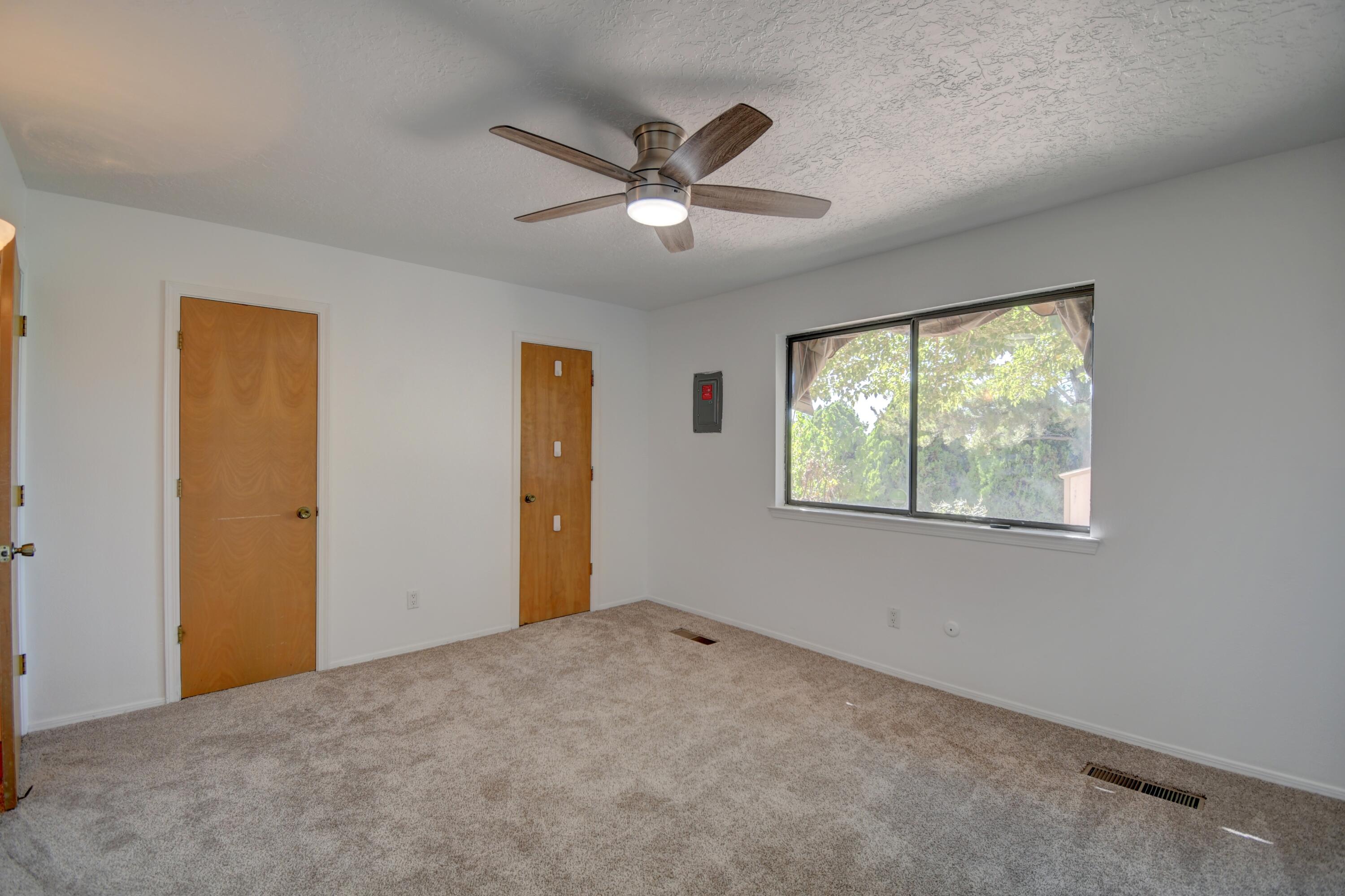 1221 PARSONS Street NE