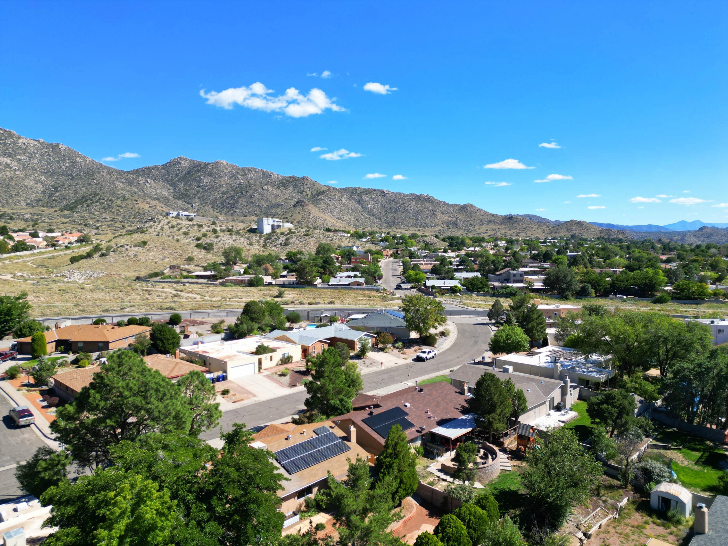 1221 PARSONS Street NE