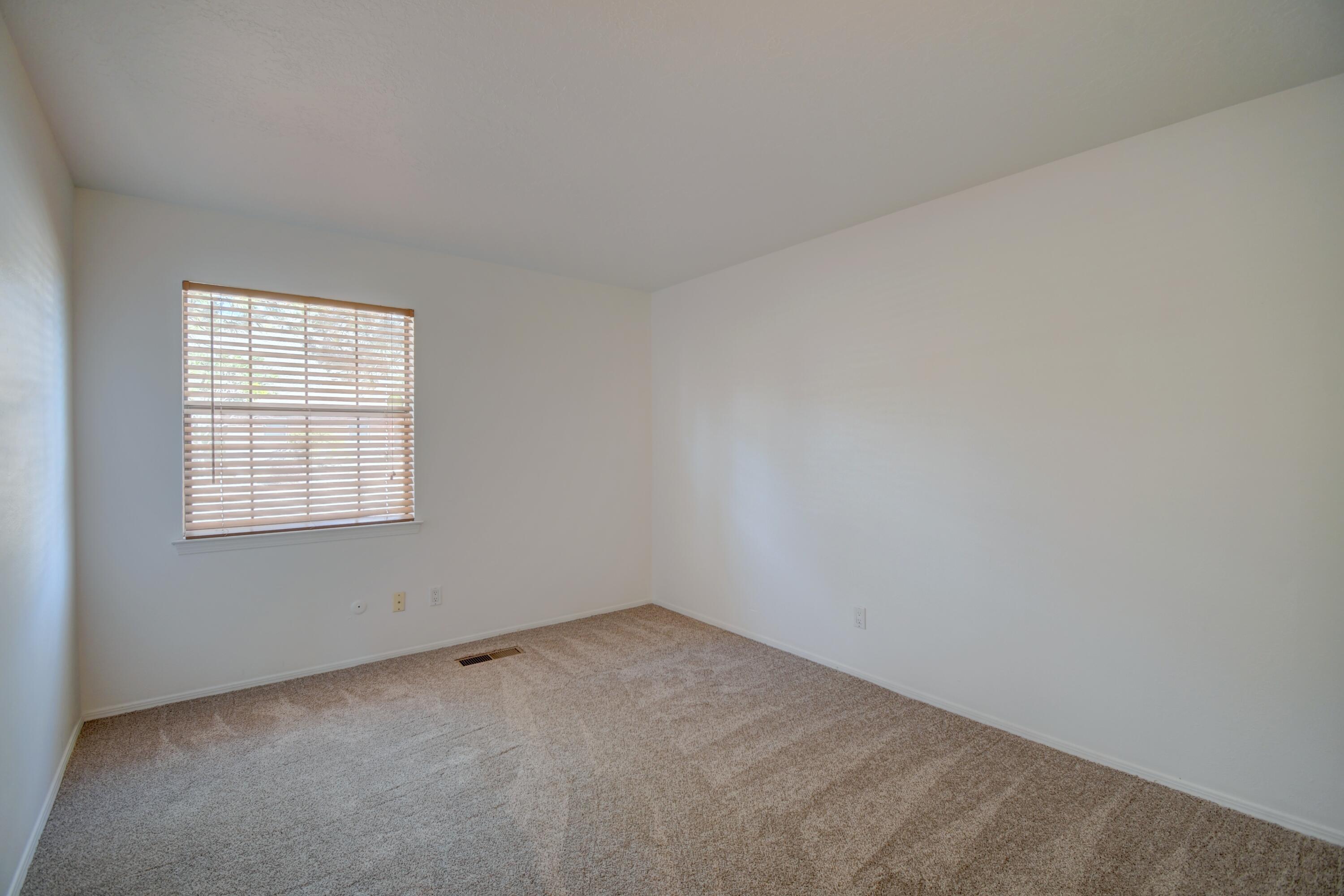 1221 PARSONS Street NE