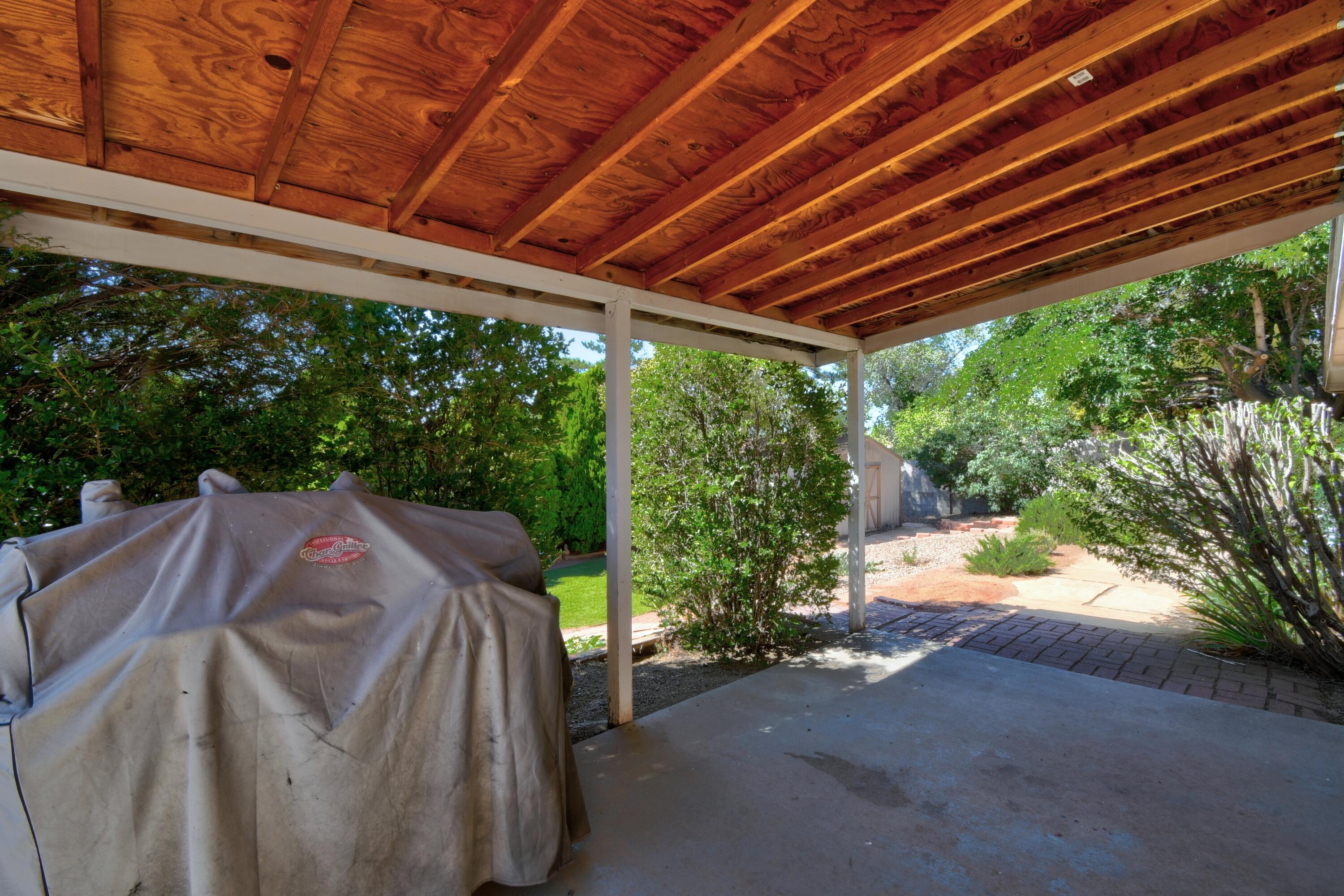 1221 PARSONS Street NE