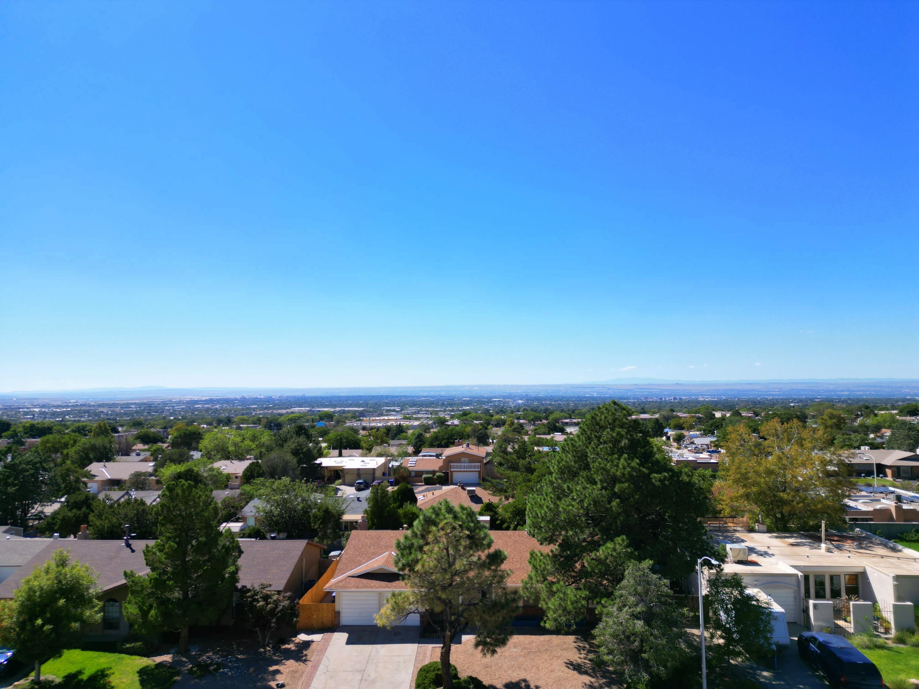 1221 PARSONS Street NE