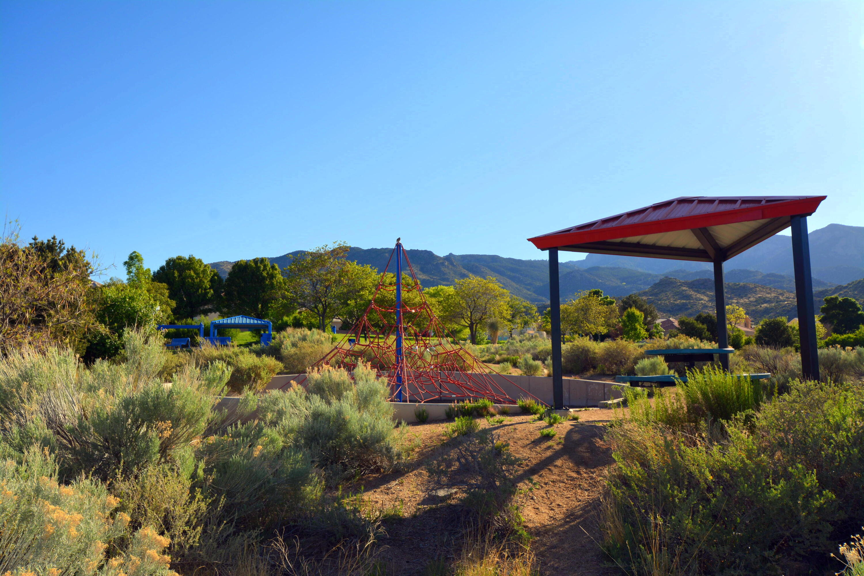 1221 PARSONS Street NE