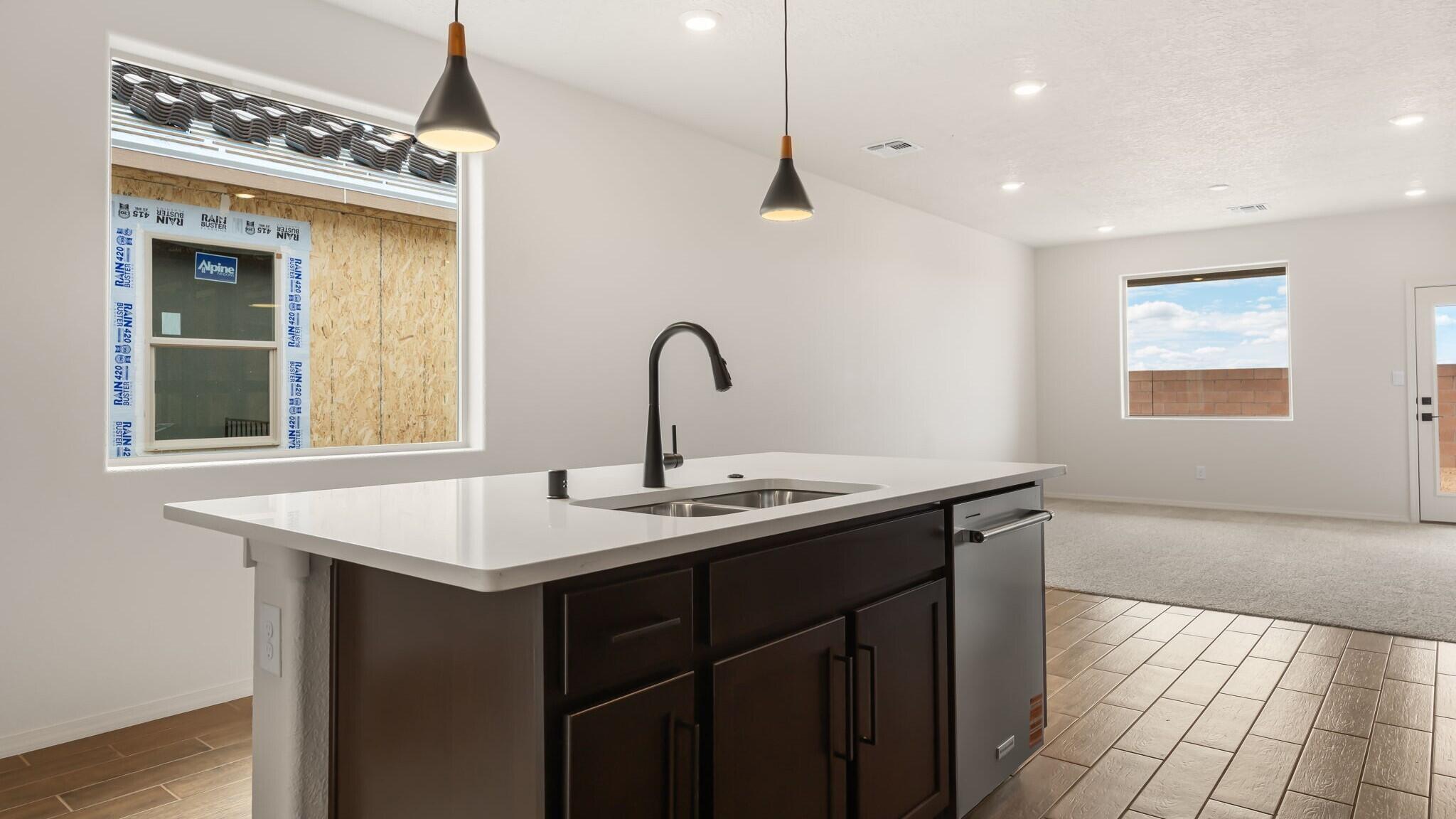 3300 Dijamant Loop SE