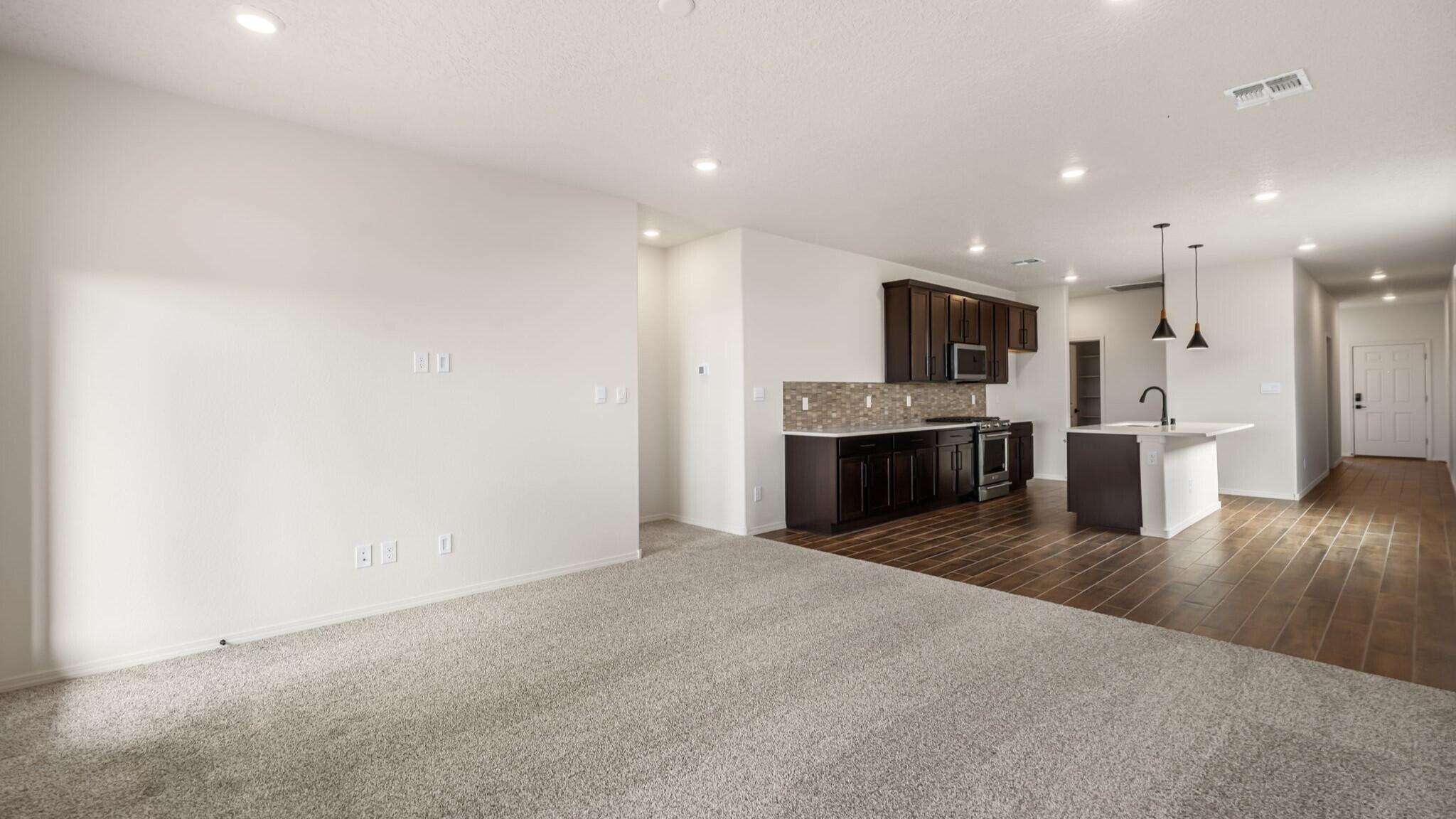 3300 Dijamant Loop SE