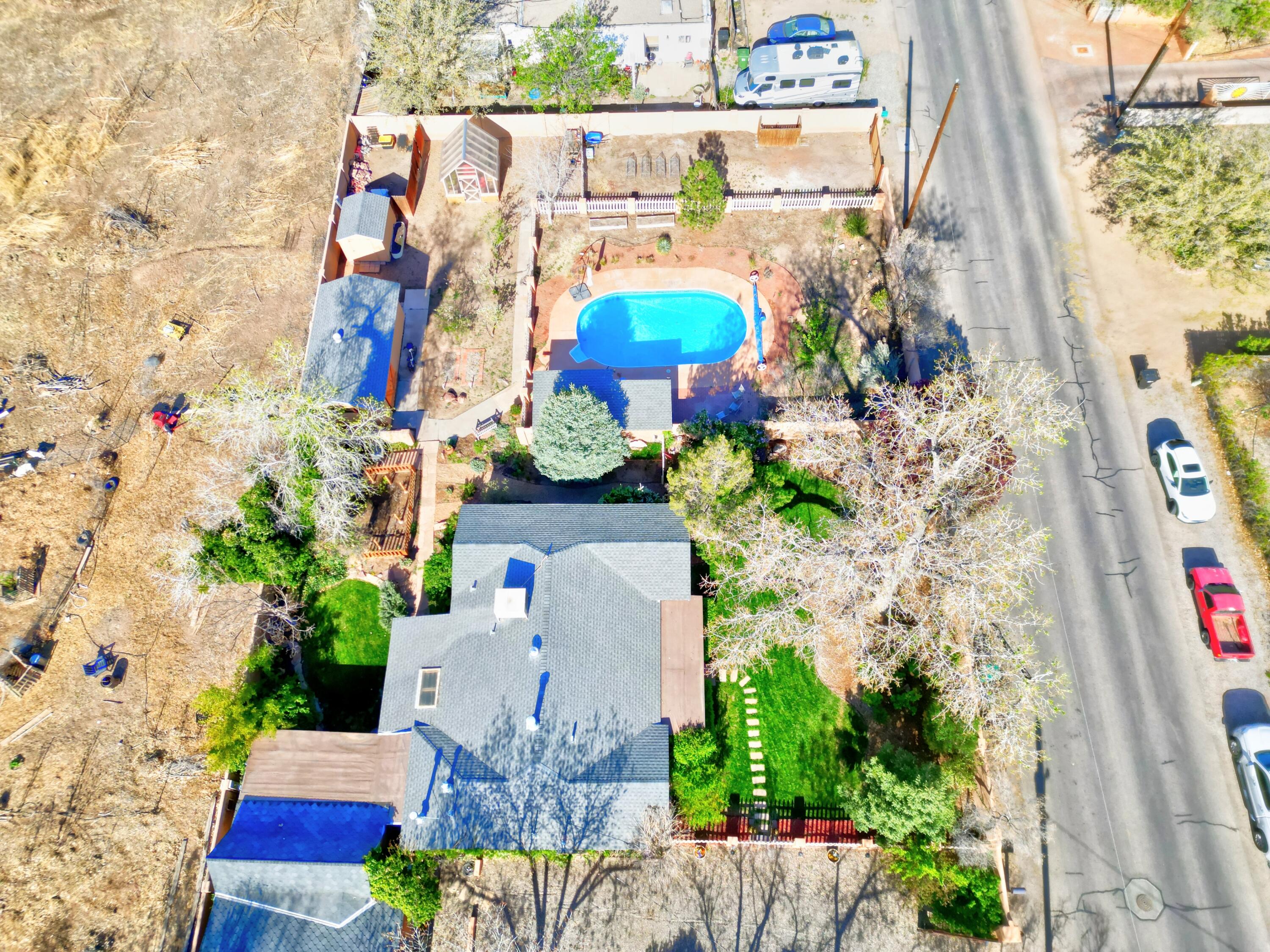 1006 Chavez Road NW