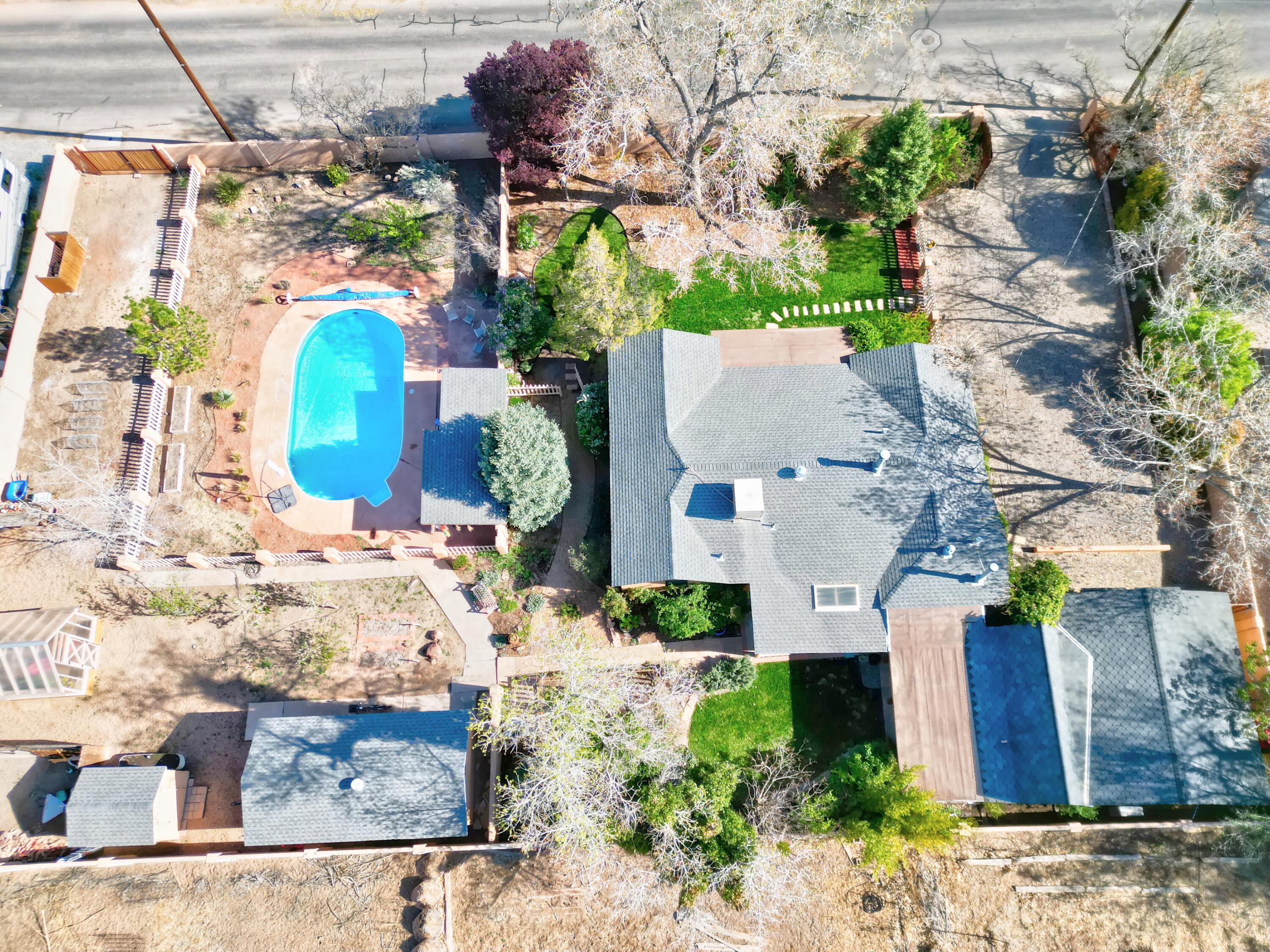 1006 Chavez Road NW
