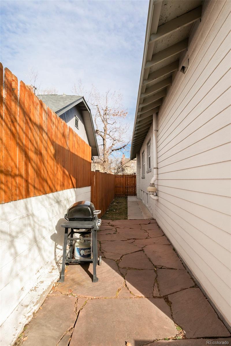 3450 W Hayward Place