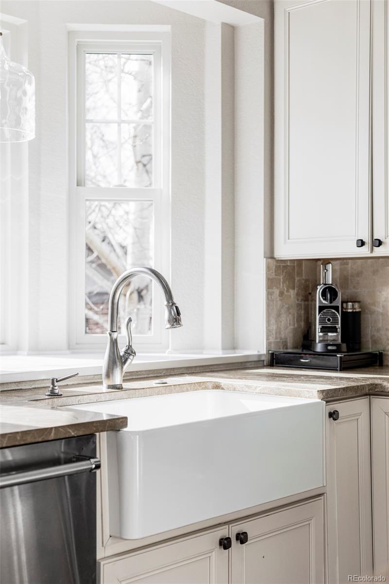 3450 W Hayward Place