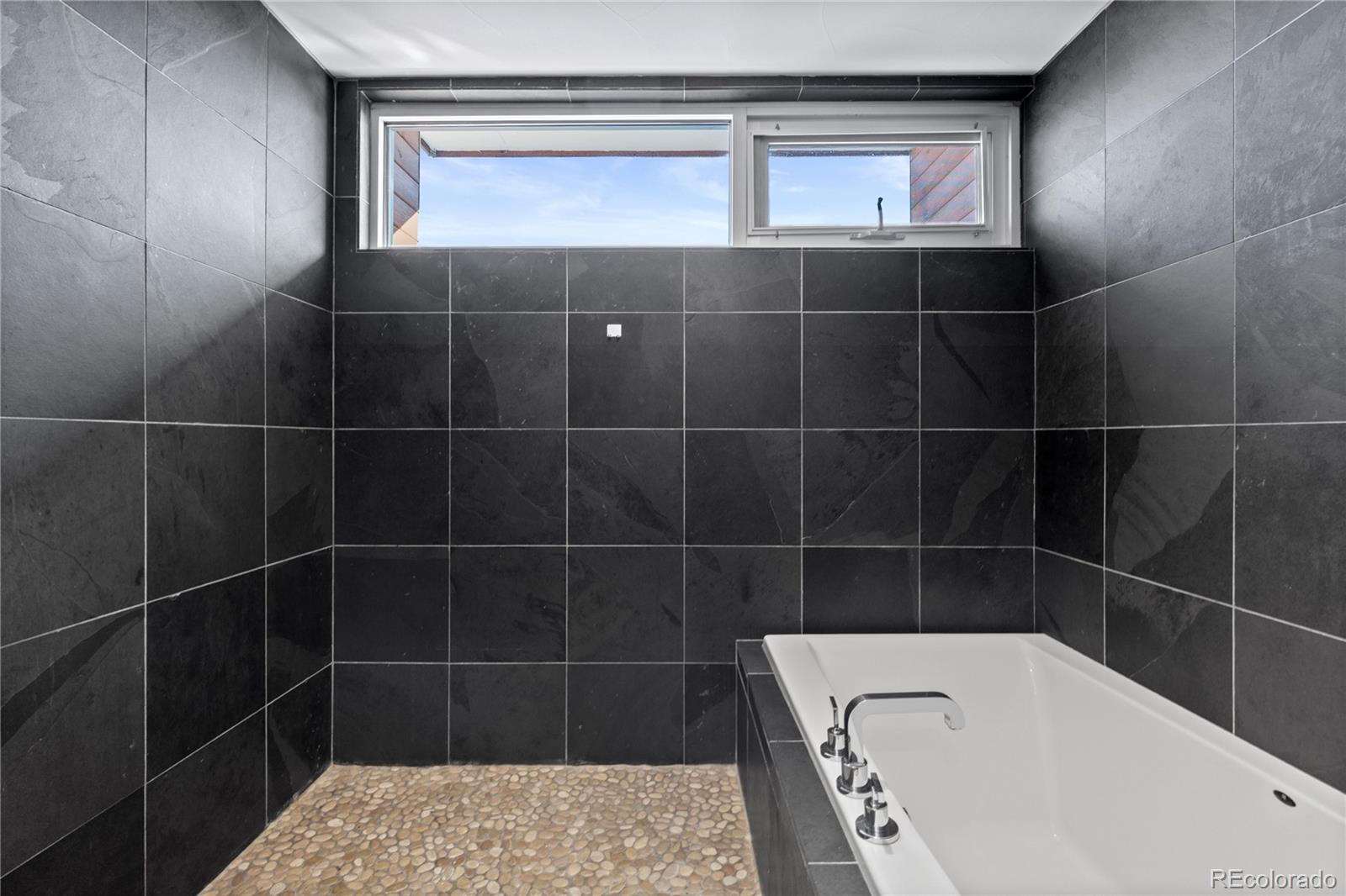 1822 W 33rd Avenue Unit: 103