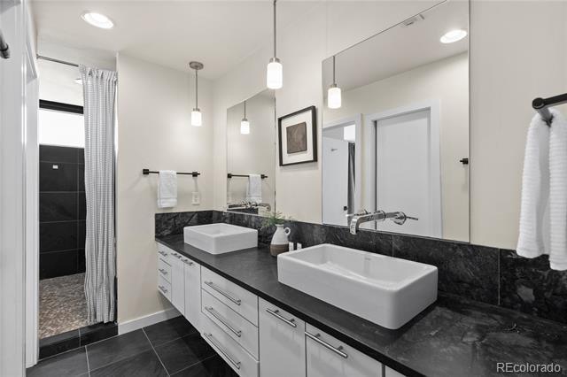 1822 W 33rd Avenue Unit: 103