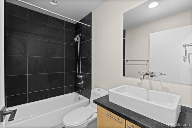 1822 W 33rd Avenue Unit: 103