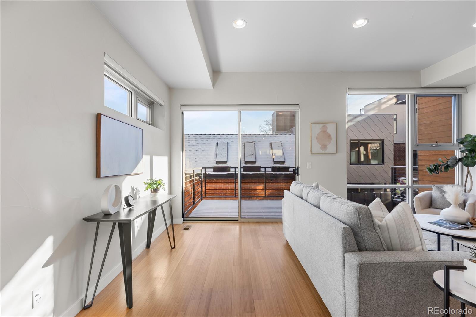 1822 W 33rd Avenue Unit: 103