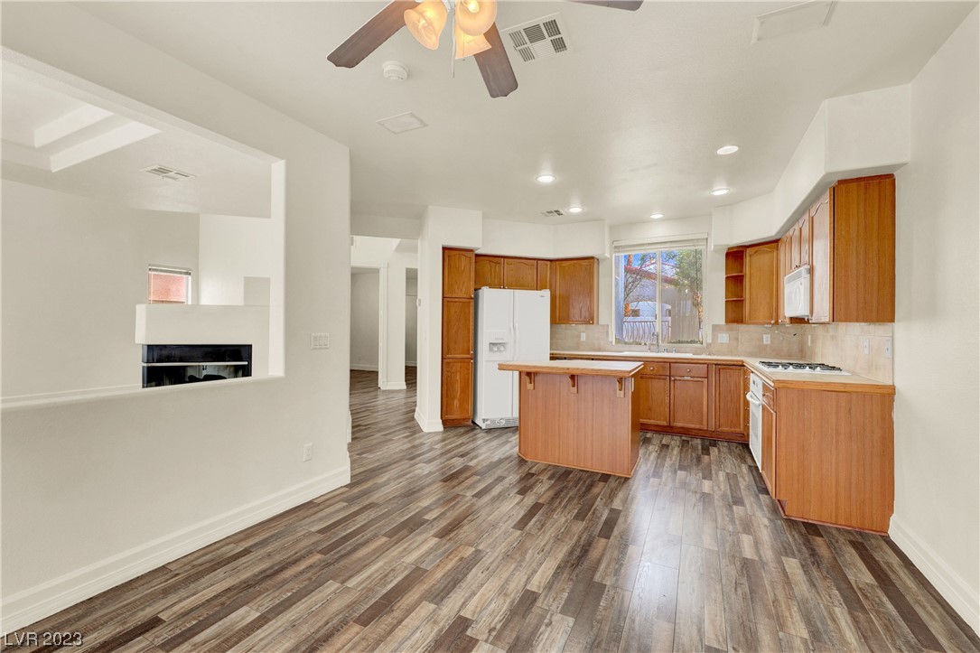 8517 Capella Rico Avenue