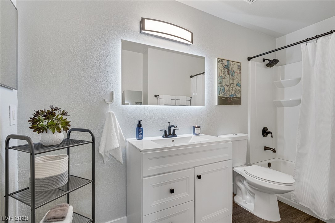 2200 South Fort Apache Road 2206