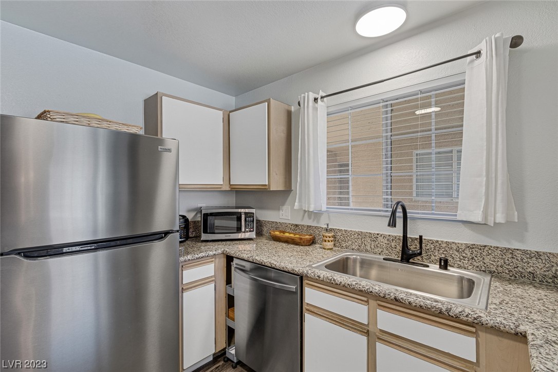 2200 South Fort Apache Road 2206