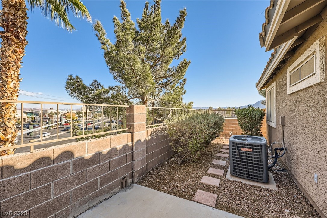 1600 Azure Springs Avenue 0