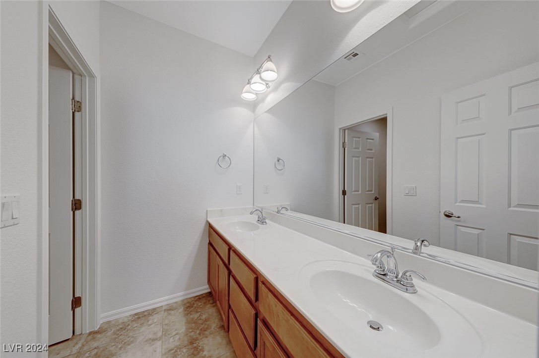 1571 Plaza Centre Drive 101
