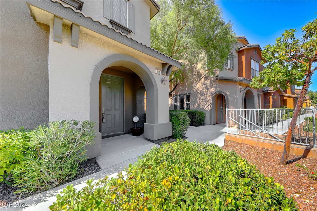 1571 Plaza Centre Drive 101