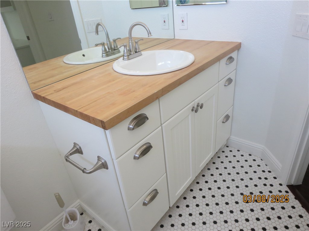 499 Holly Hunt Street