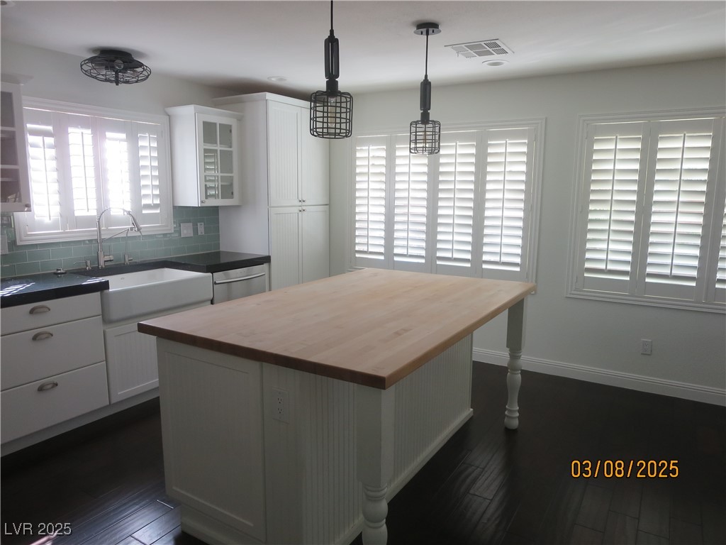 499 Holly Hunt Street