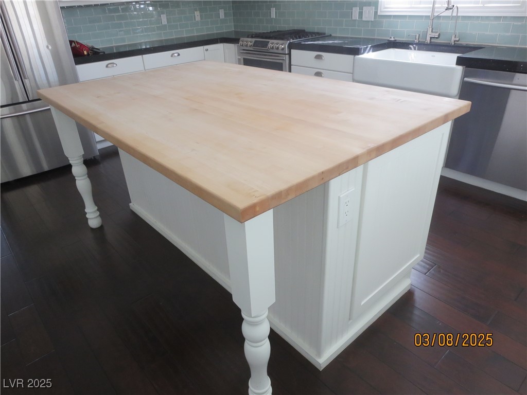 499 Holly Hunt Street