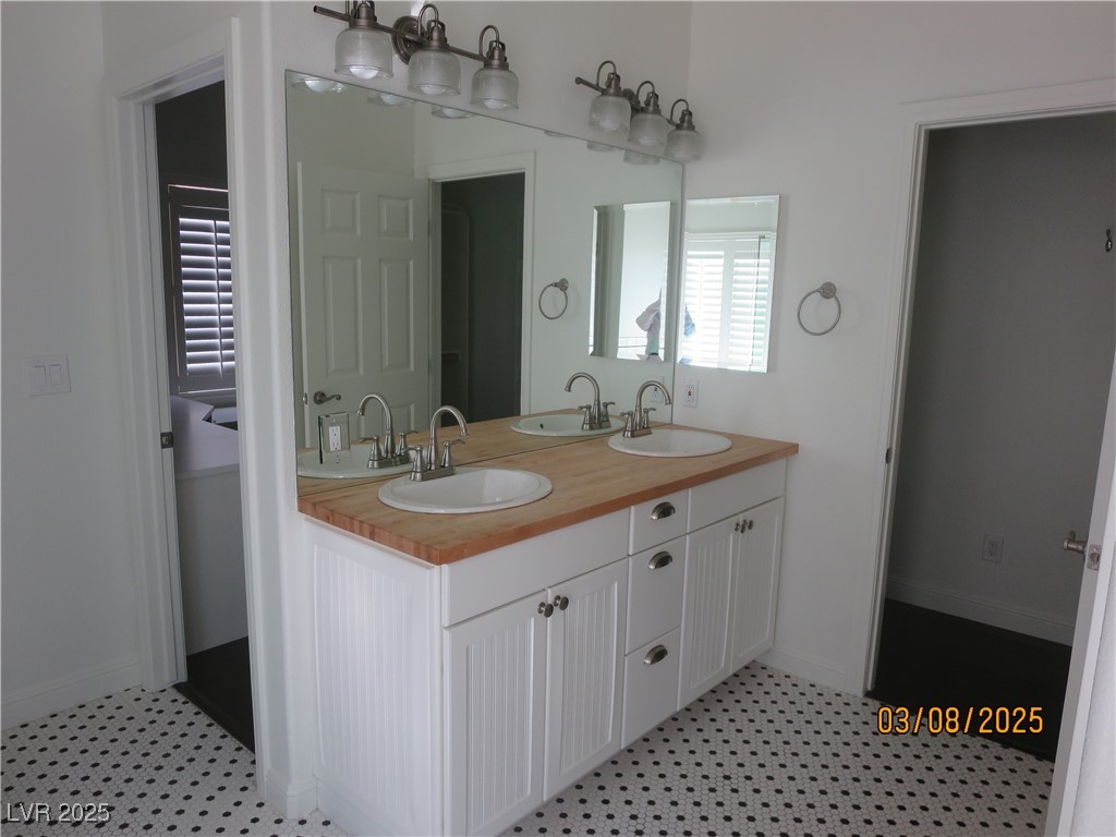 499 Holly Hunt Street