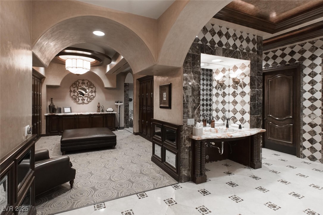 9101 Alta Drive 507