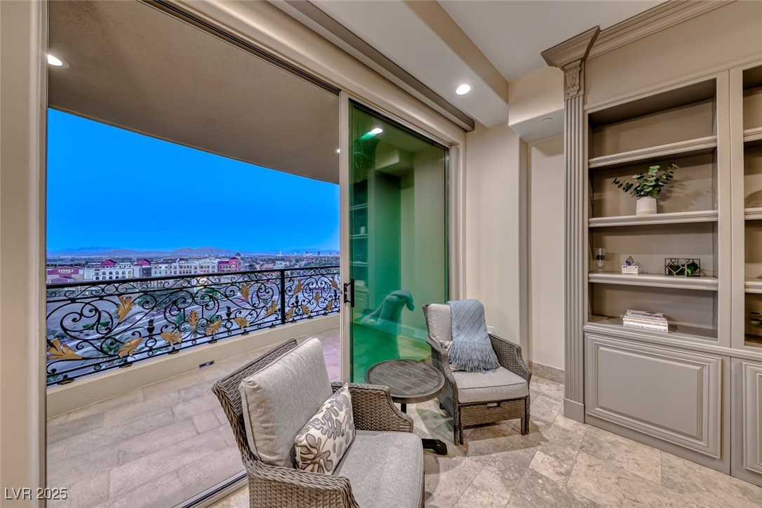9101 Alta Drive 507
