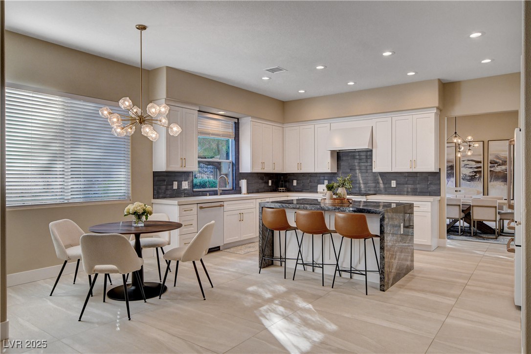 1543 VIA SALARIA Court