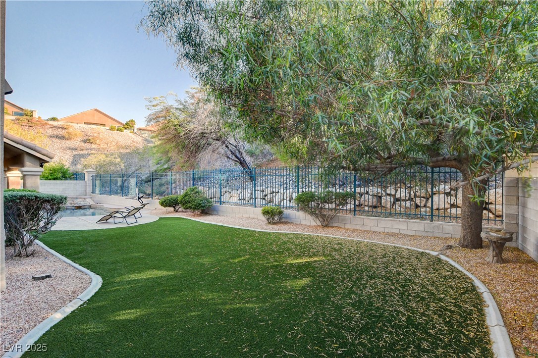 1543 VIA SALARIA Court