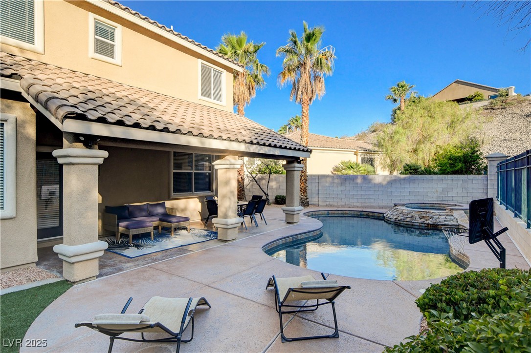 1543 VIA SALARIA Court