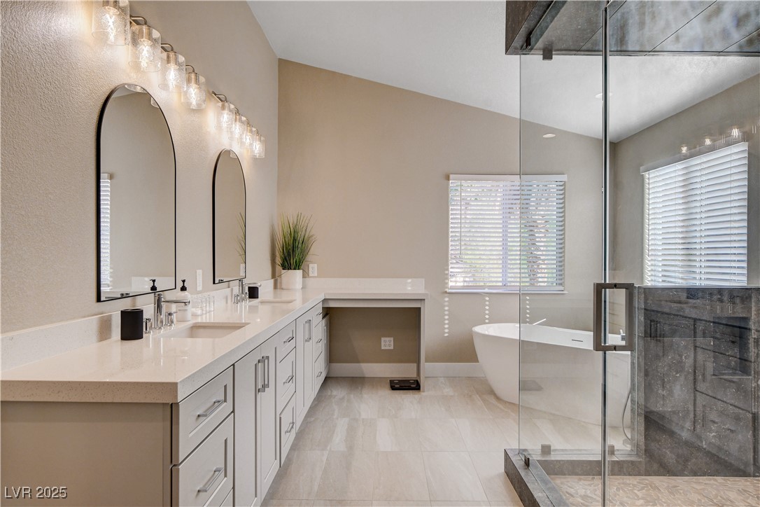 1543 VIA SALARIA Court