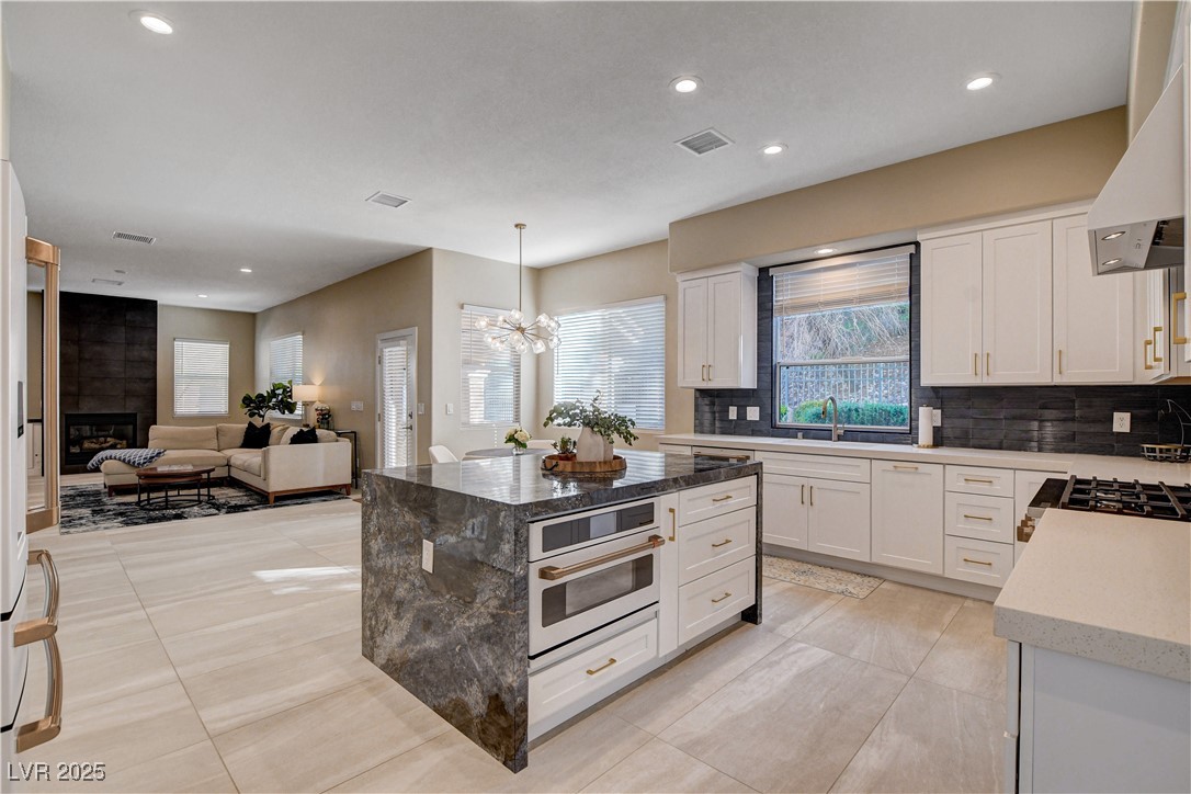 1543 VIA SALARIA Court
