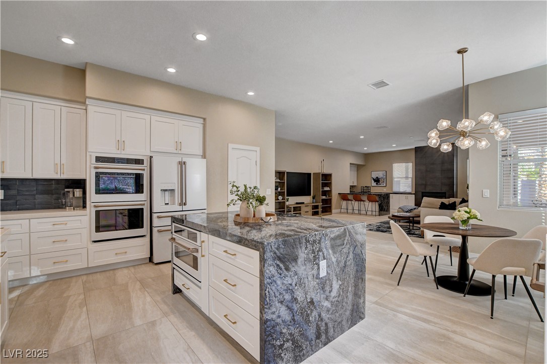 1543 VIA SALARIA Court