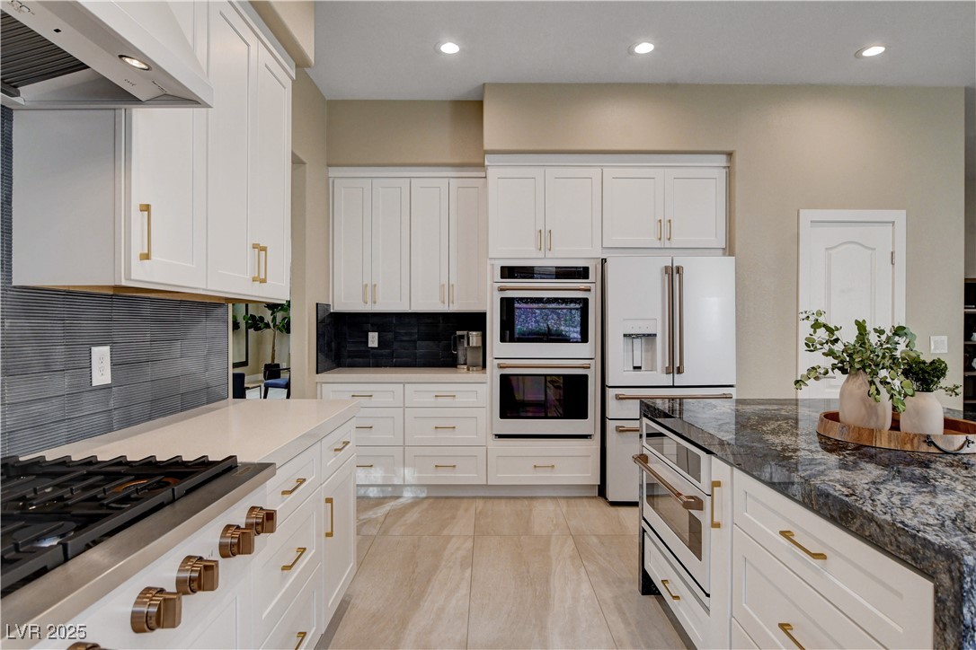 1543 VIA SALARIA Court