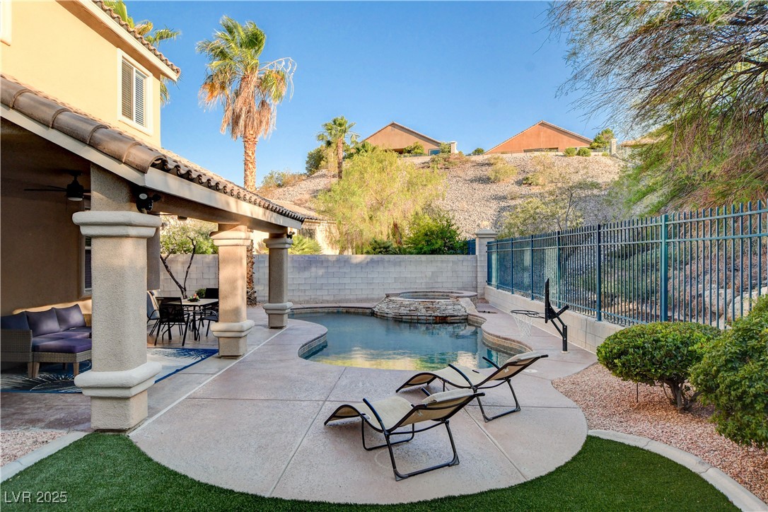 1543 VIA SALARIA Court